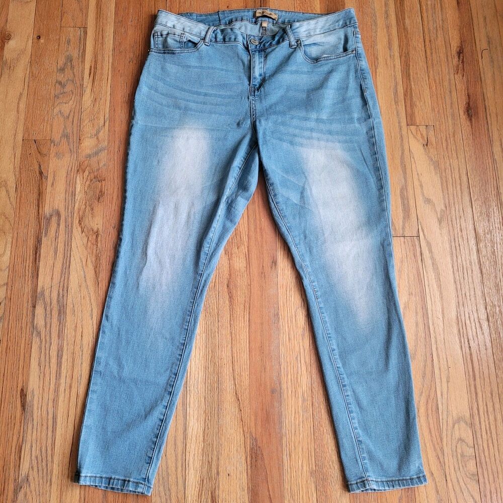 Original Raw Women's Light Wash Blue Denims Jeans Size 18 Skinny Leg Stretch EUC